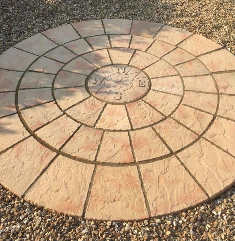 York Flagstone Circle - 8ft - Buff & Terracotta