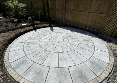 Somerset Riven Circle - Silver Grey - Installed