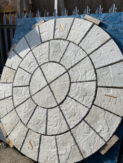 York Flagstone Circle with Compass Points Gold 9